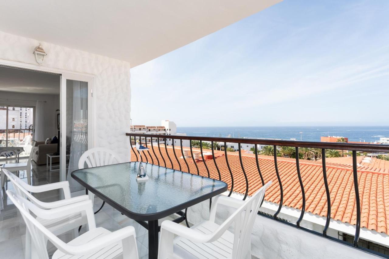 Homelike Stunning Sea Views Adeje, Wifi & Pool Ferienhaus