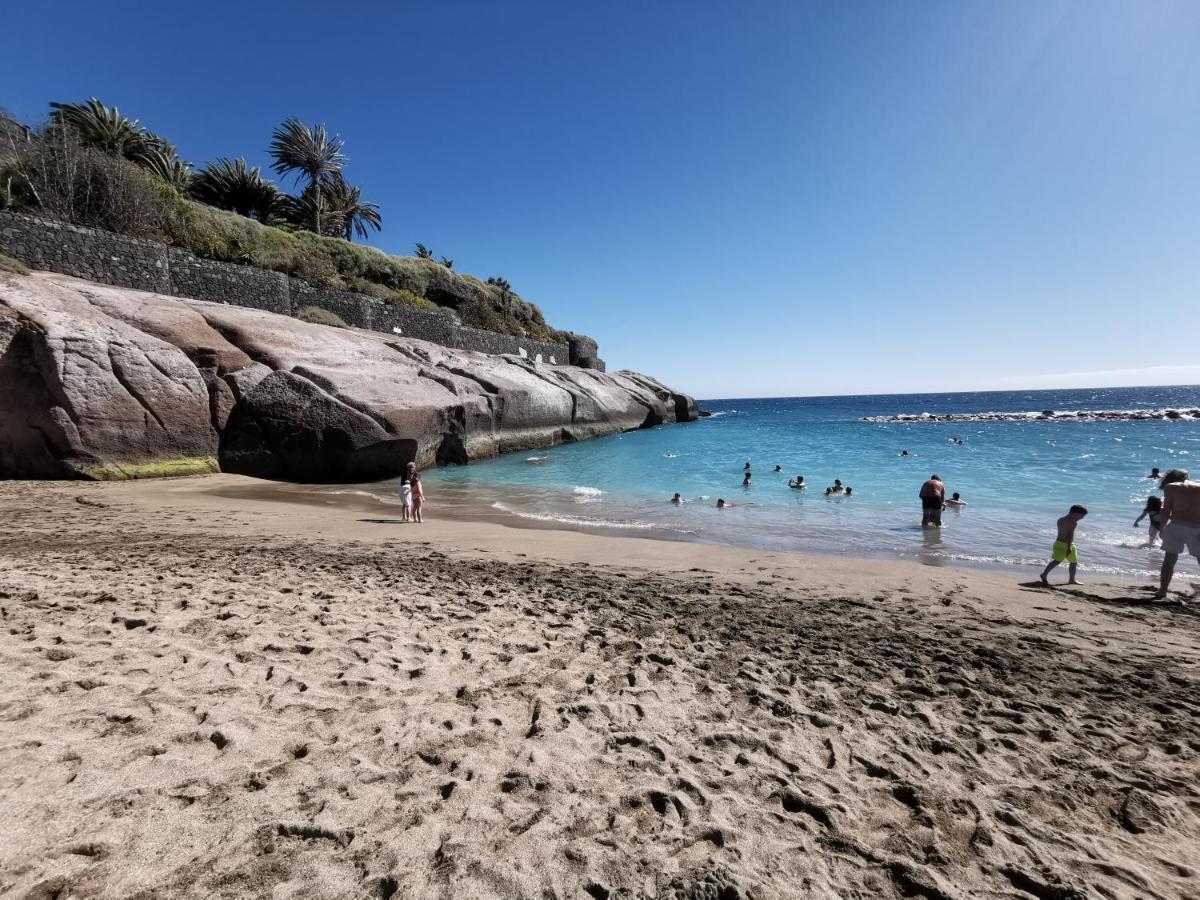 Homelike Stunning Sea Views Adeje, Wifi & Pool Ferienhaus